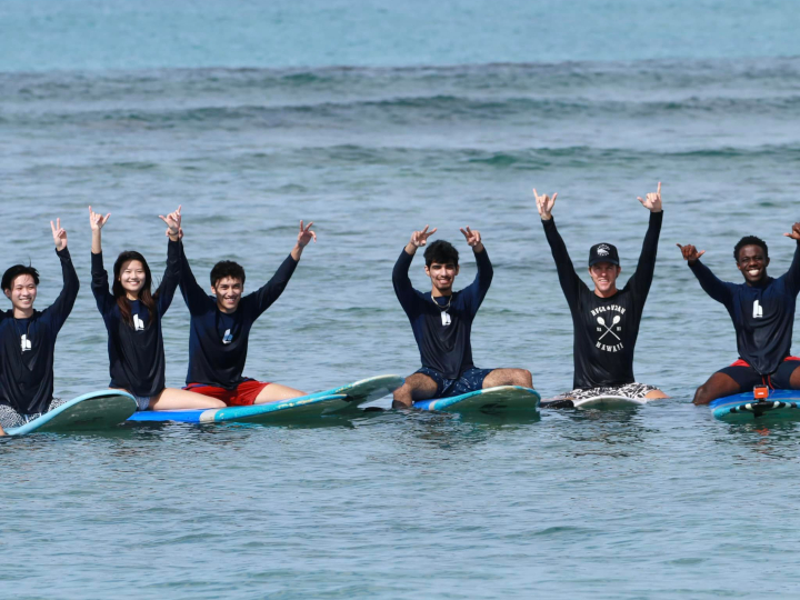 Hans Hedemann group surfing lessons