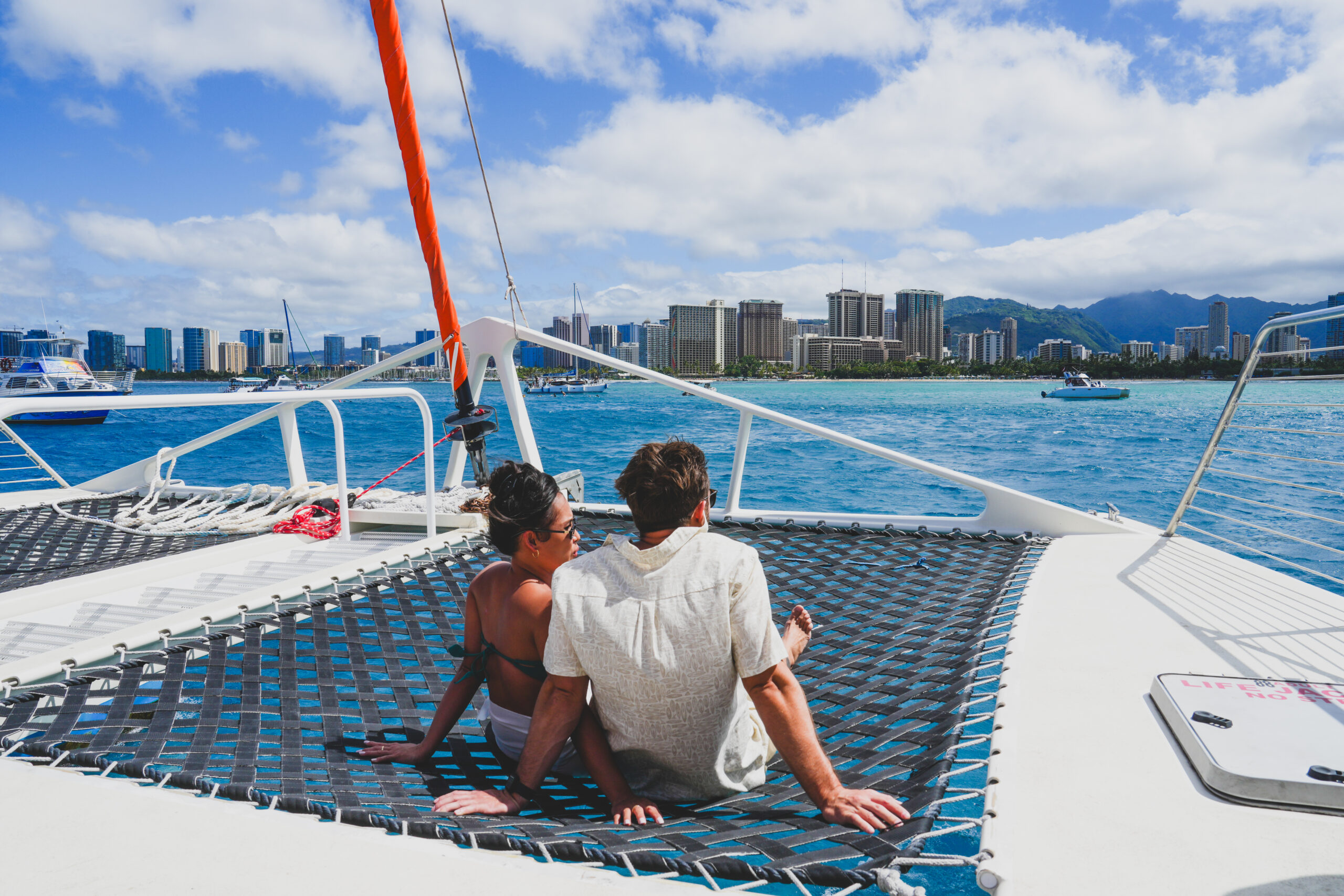 Waikiki Deluxe Whale Watch Sail (Kewalo Harbor - Honolulu) Waikiki Deluxe Whale Watch Sail (Kewalo Harbor - Honolulu)